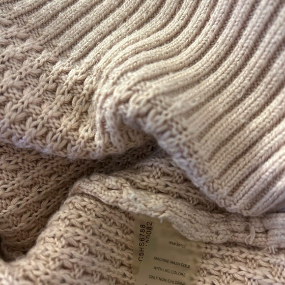 Calvin Klein Women’s Pink Cowl Neck Knit Long Sweater Gold Buttons Size M - Picture 7 of 7